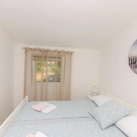 Lovely Courtyard * 维尔