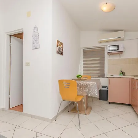 Lovely Courtyard * 维尔