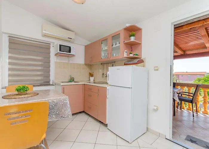 דירה Lovely Courtyard *