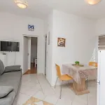 Lovely Courtyard Appartement