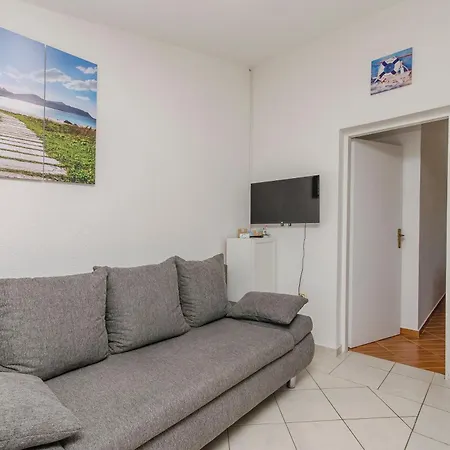 Apartament Lovely Courtyard