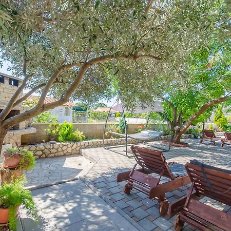 Lovely Courtyard Apartament *