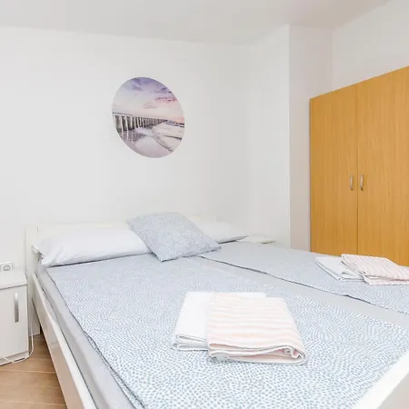 Lovely Courtyard * Vir