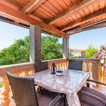 Lovely Courtyard Apartament